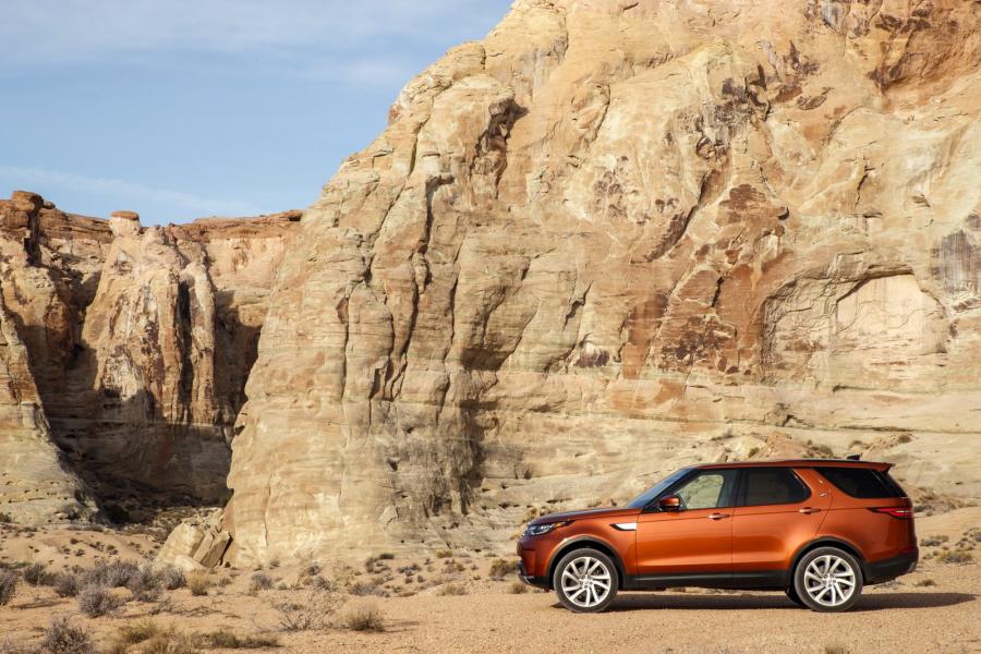  Land Rover Discovery HSE TD6 2017 года  (NA) (фото 24 из 61)